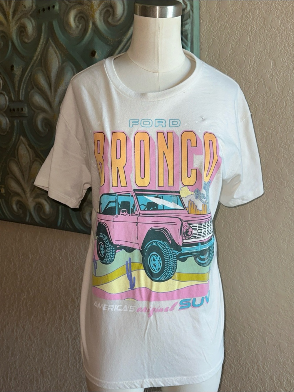 Ford Bronco Shirt Adult XL Pink Truck Retro Desert Graphic Tee Licensed SUV